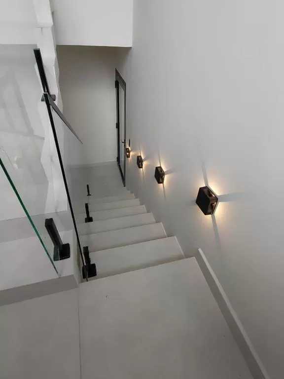 Sobrado Moderno à Venda com 3 suítes, escritório e piscina, 203m² em Votorantim/SP no Condomínio Cyrela Landscape 