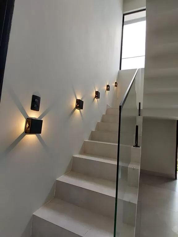 Sobrado Moderno à Venda com 3 suítes, escritório e piscina, 203m² em Votorantim/SP no Condomínio Cyrela Landscape 