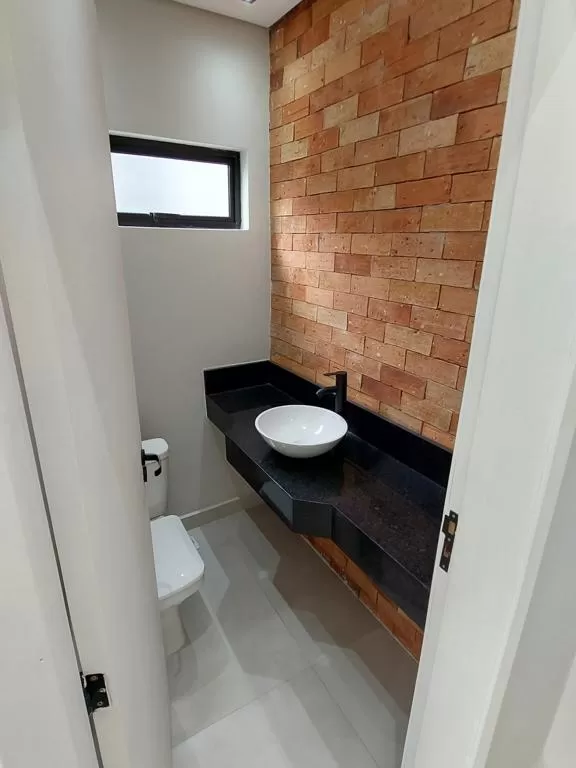 Sobrado Moderno à Venda com 3 suítes, escritório e piscina, 203m² em Votorantim/SP no Condomínio Cyrela Landscape 