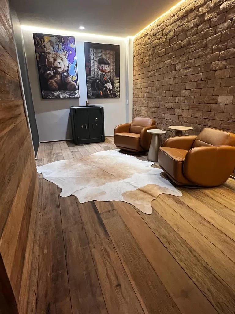 Casa à Venda com 3 suítes, escritório, sala de cinema, piscina e adega, 470m² em Votorantim/SP no Condomínio Alphaville Nova Esplanada