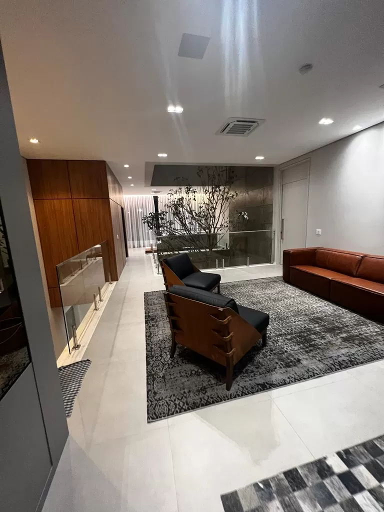Casa à Venda com 3 suítes, escritório, sala de cinema, piscina e adega, 470m² em Votorantim/SP no Condomínio Alphaville Nova Esplanada