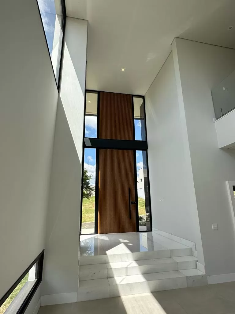 Casa à Venda com 4 suítes e escritório, 357m² em Votorantim/SP no Condomínio Alphaville Nova Esplanada