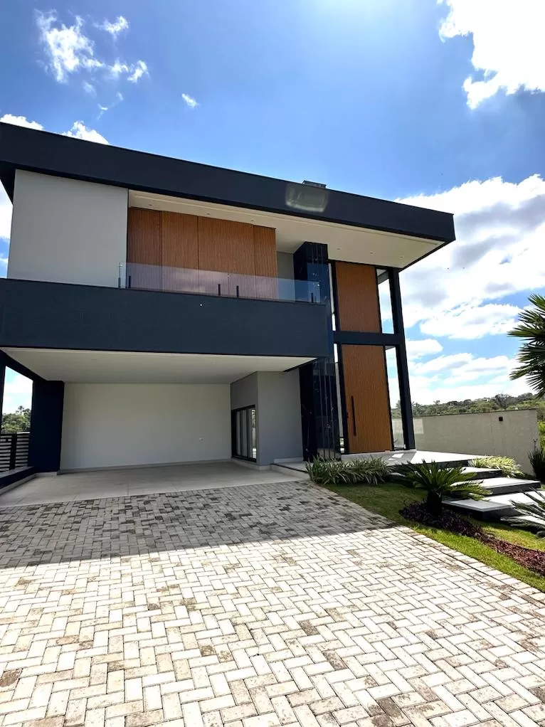 Casa à Venda com 4 suítes e escritório, 357m² em Votorantim/SP no Condomínio Alphaville Nova Esplanada