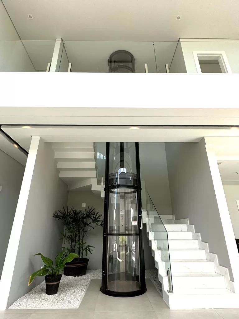 Casa à Venda com 4 suítes e escritório, 357m² em Votorantim/SP no Condomínio Alphaville Nova Esplanada
