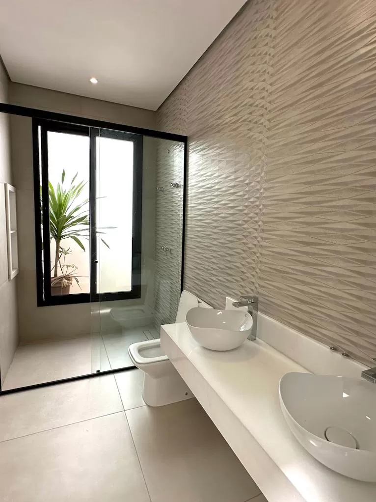 Casa à Venda com 4 suítes e escritório, 357m² em Votorantim/SP no Condomínio Alphaville Nova Esplanada