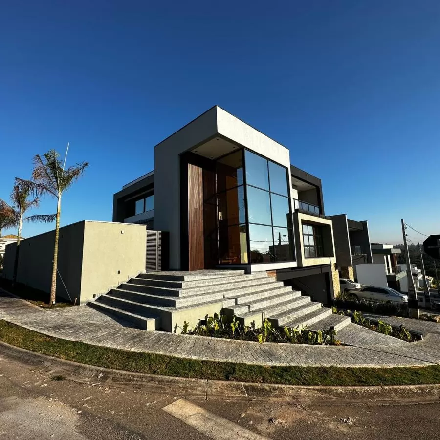 Casa à Venda com 3 suítes, escritório e piscina em Sorocaba/SP no Condomínio Campos do Conde