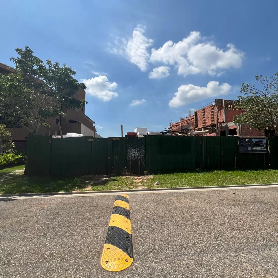 Terreno Plano à Venda com ótima topografia, 428m² no Condomínio Alphaville Nova Esplanada 1 em Votorantim/SP