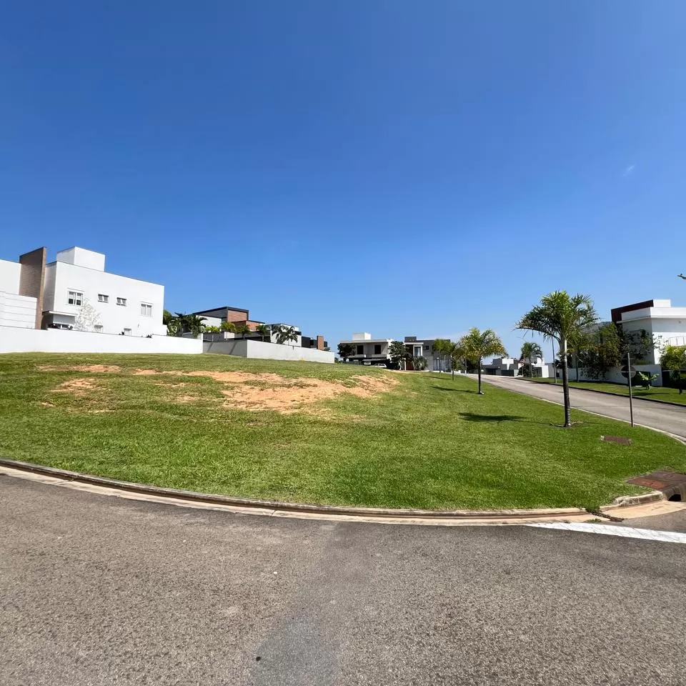 Terreno Plano à Venda com ótima topografia, 554m² no Condomínio Alphaville Nova Esplanada 1 em Votorantim/SP