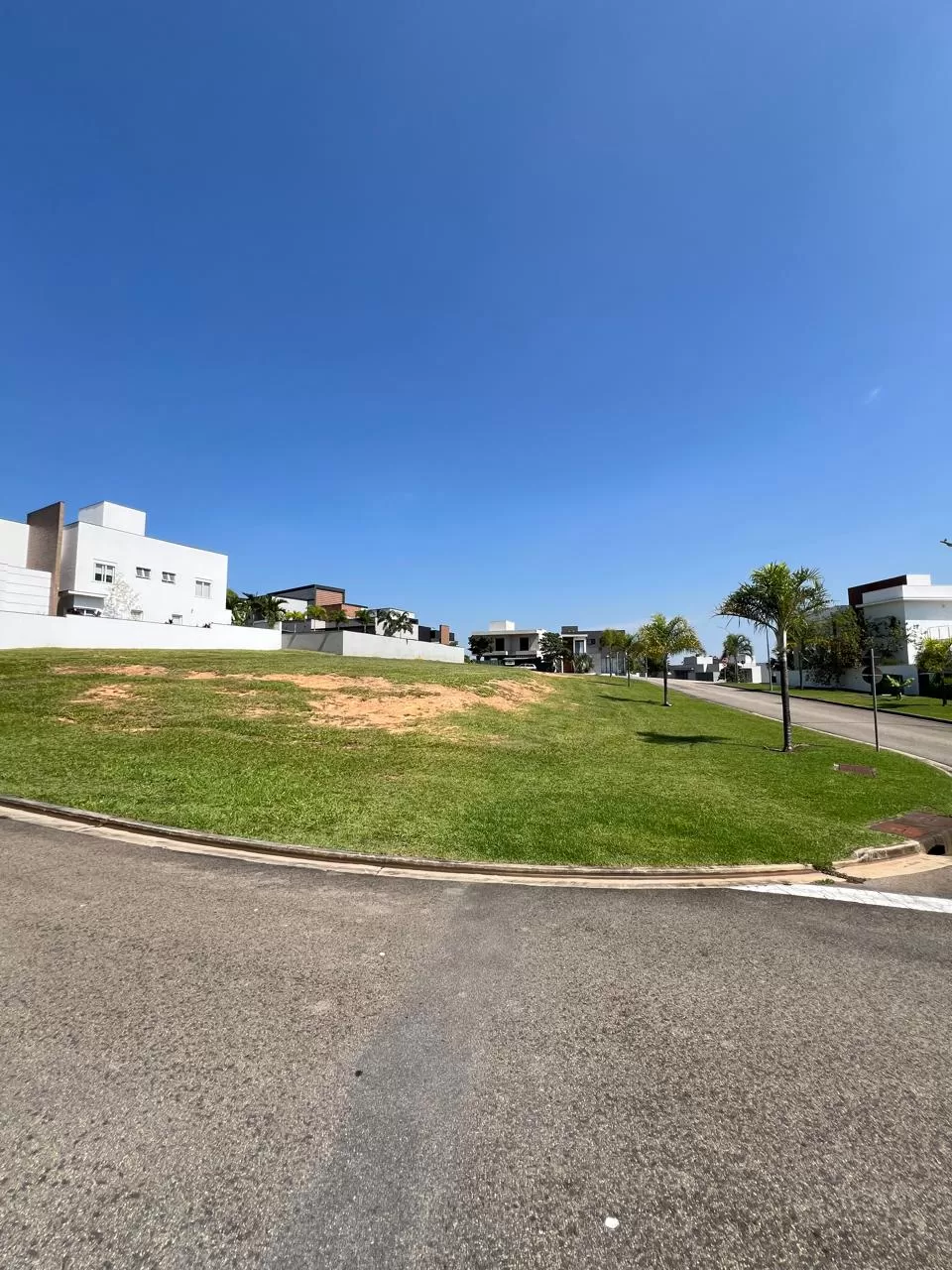 Terreno Plano à Venda com ótima topografia, 554m² no Condomínio Alphaville Nova Esplanada 1 em Votorantim/SP