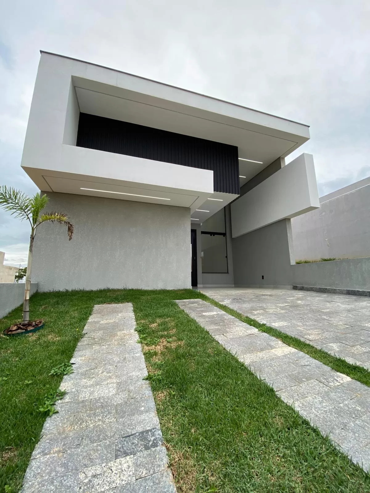 Casa à Venda com 3 quartos sendo 1 suíte e banheira de hidromassagem, 107m² em Sorocaba/SP no Condominio Villagio Ipanema
