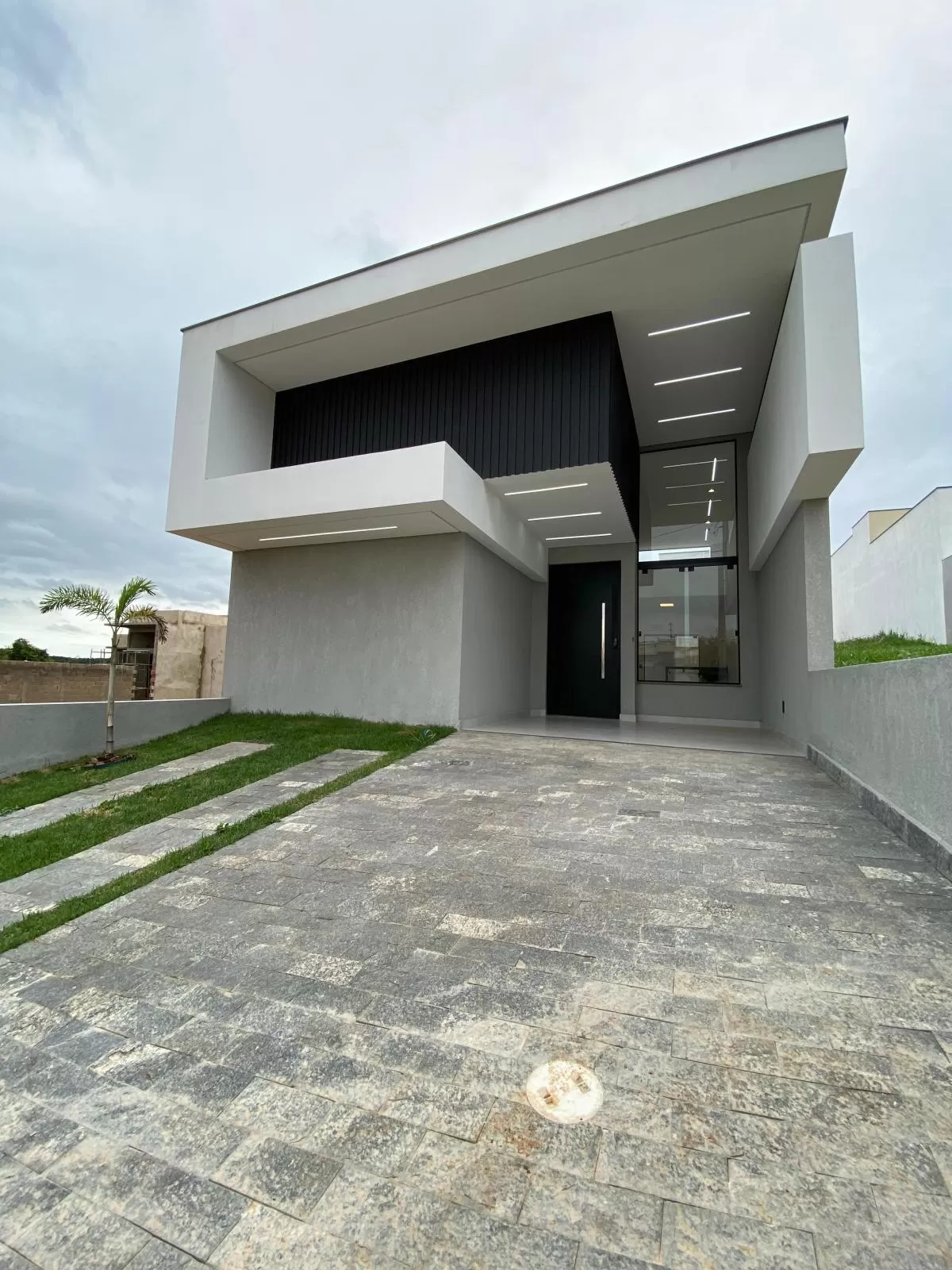 Casa à Venda com 3 quartos sendo 1 suíte e banheira de hidromassagem, 107m² em Sorocaba/SP no Condominio Villagio Ipanema