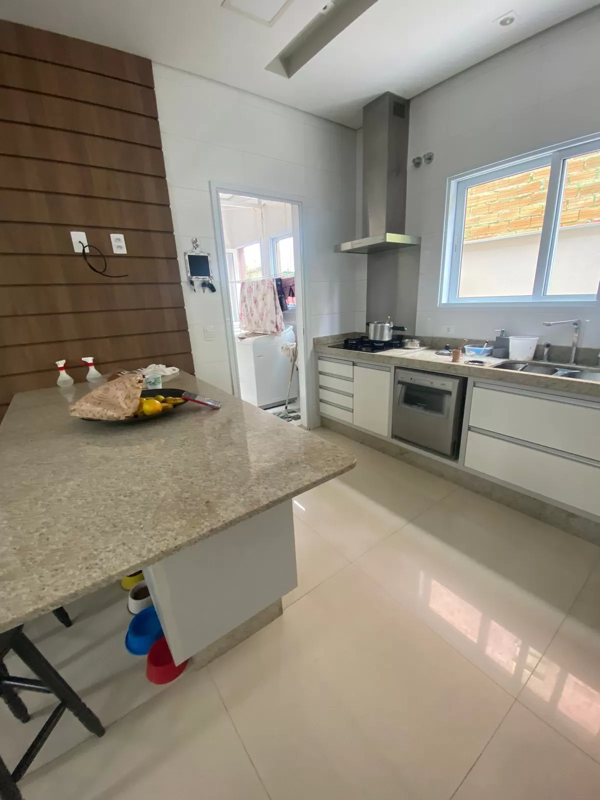 Casa à Venda e Locação com 4 suítes, escritório e piscina, 390m² em Votorantim/SP no Condominio Alphaville Nova Esplanada