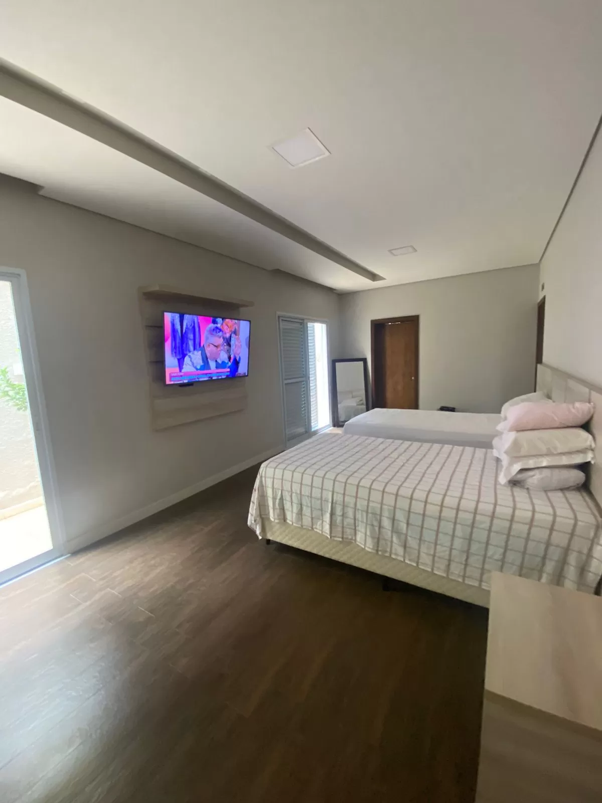 Casa à Venda e Locação com 4 suítes, escritório e piscina, 390m² em Votorantim/SP no Condominio Alphaville Nova Esplanada