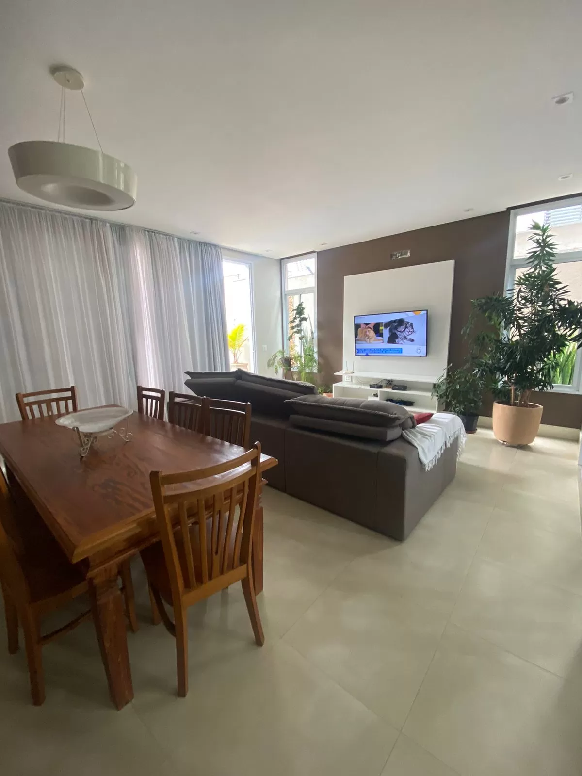 Casa à Venda e Locação com 4 suítes, escritório e piscina, 390m² em Votorantim/SP no Condominio Alphaville Nova Esplanada