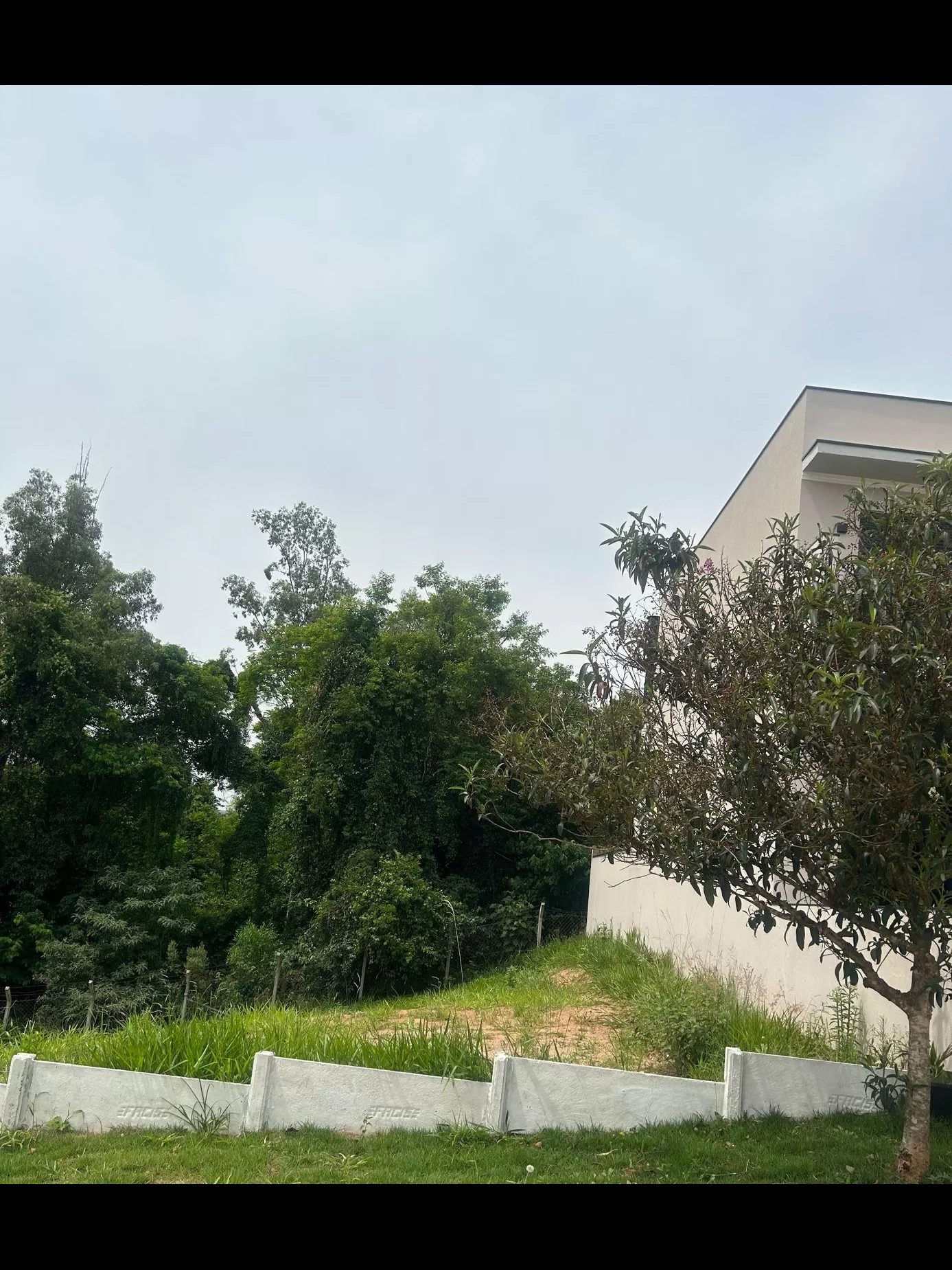 Terreno à Venda no Condominio Vale Azul em Votorantim-SP