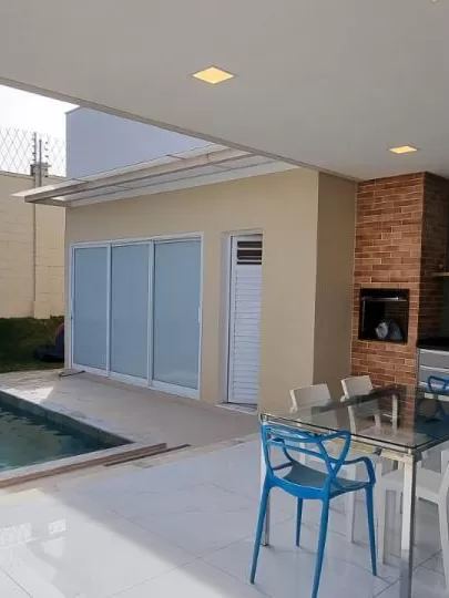 Casa à Venda com 3 suítes sendo 1 master com closet e móveis planejados, 280m² em Votorantim/SP no Condomínio Alphaville Nova Esplanada 