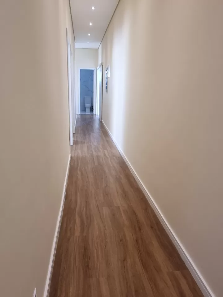 Casa à Venda com 3 suítes sendo 1 master com closet e móveis planejados, 280m² em Votorantim/SP no Condomínio Alphaville Nova Esplanada 