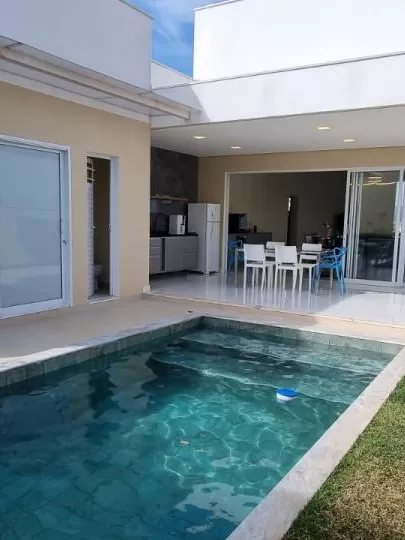 Casa à Venda com 3 suítes sendo 1 master com closet e móveis planejados, 280m² em Votorantim/SP no Condomínio Alphaville Nova Esplanada 