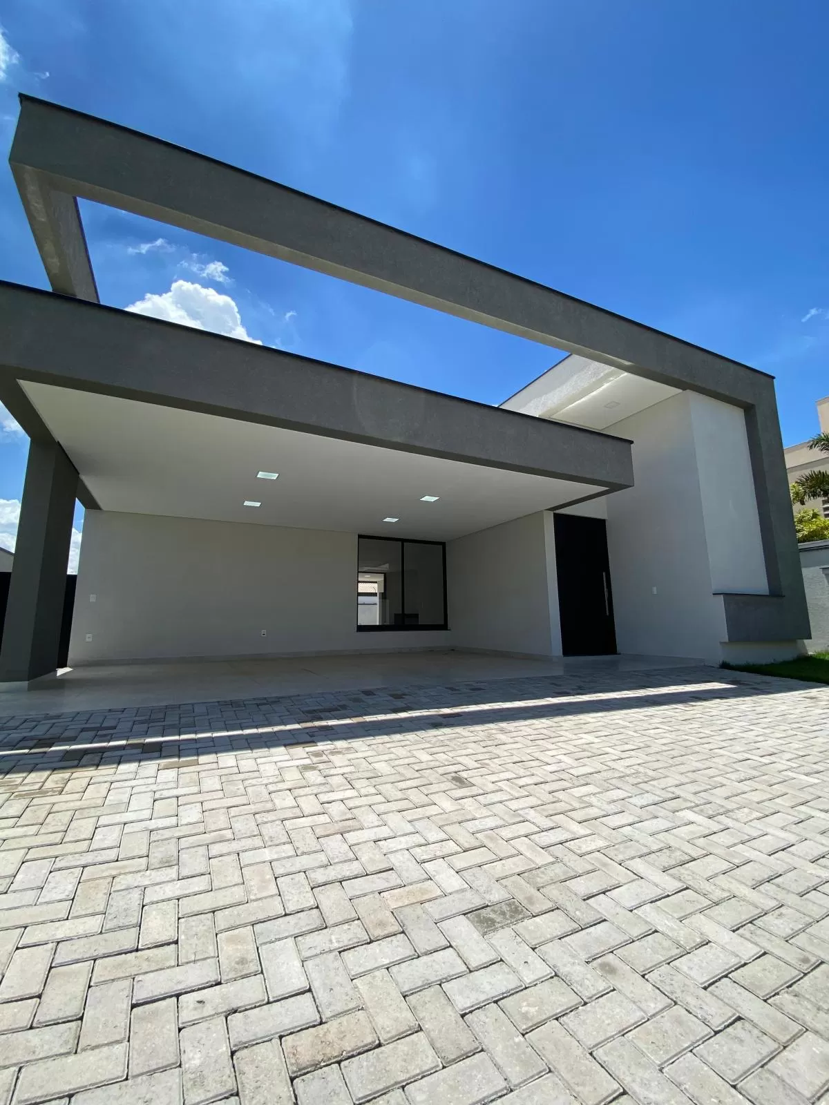 Casa à Venda com 3 suítes, escritório e piscina, 240m² em Votorantim/SP no Condomínio Alphaville Nova Esplanada