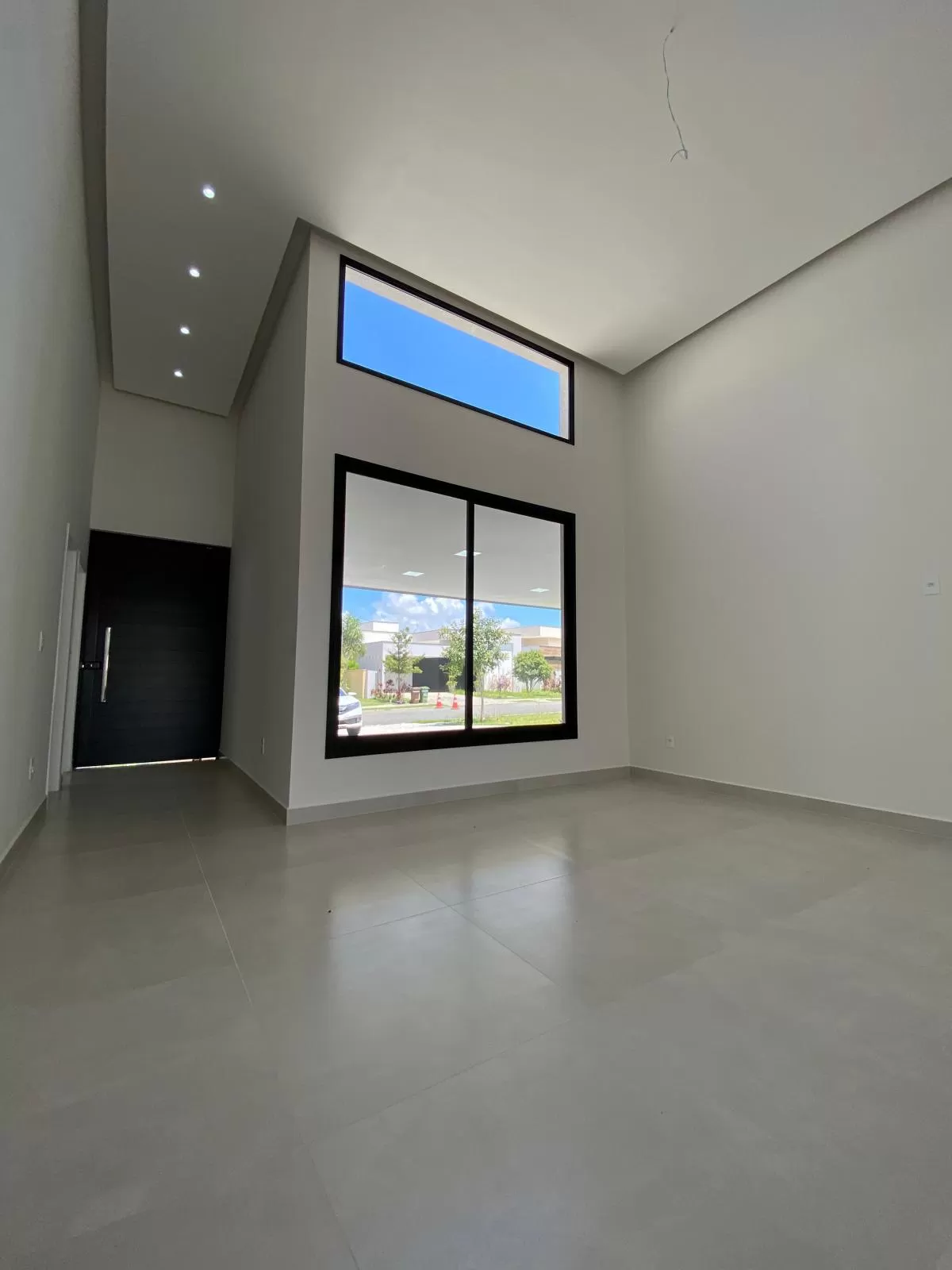 Casa à Venda com 3 suítes, escritório e piscina, 240m² em Votorantim/SP no Condomínio Alphaville Nova Esplanada