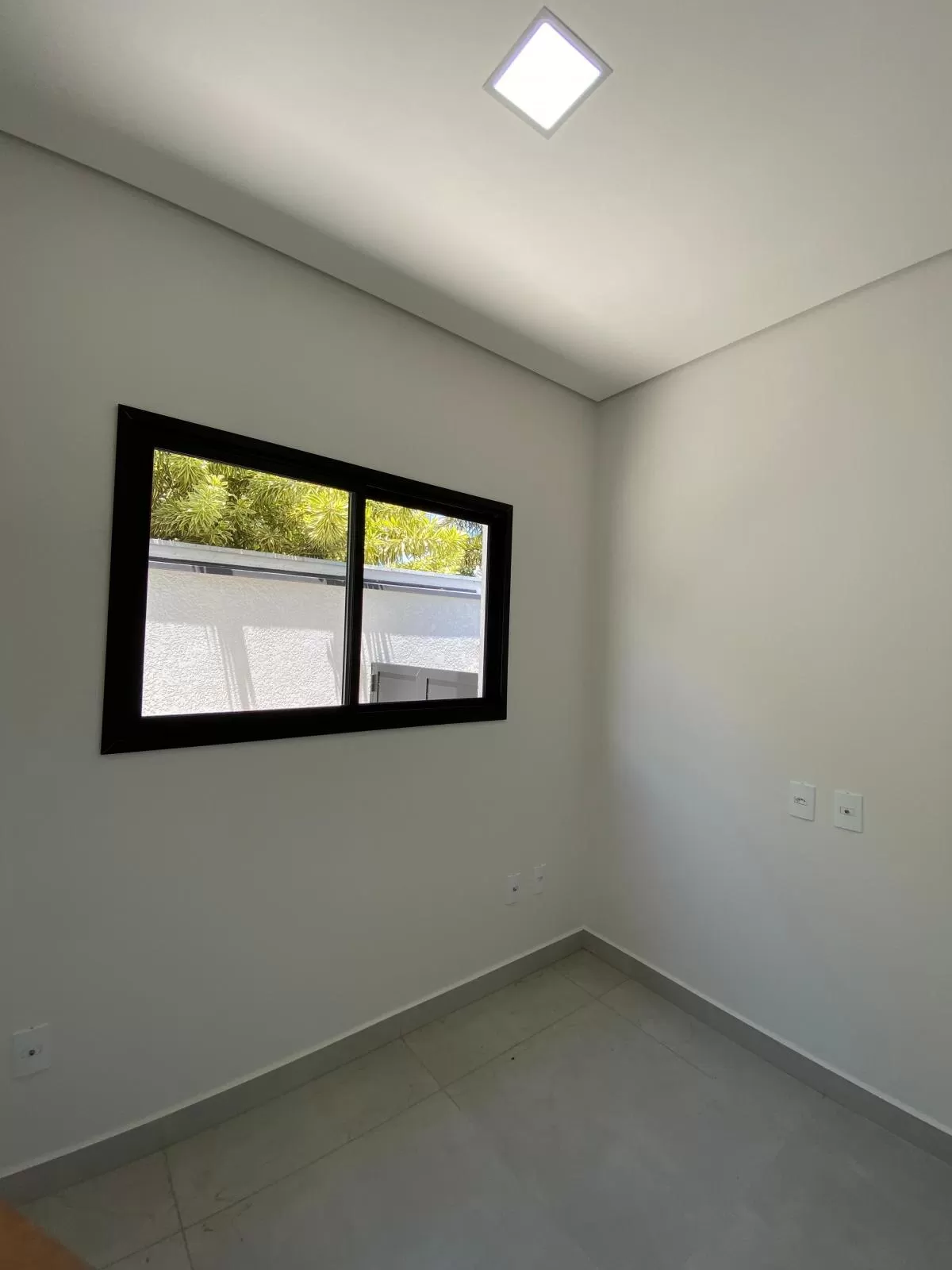 Casa à Venda com 3 suítes, escritório e piscina, 240m² em Votorantim/SP no Condomínio Alphaville Nova Esplanada
