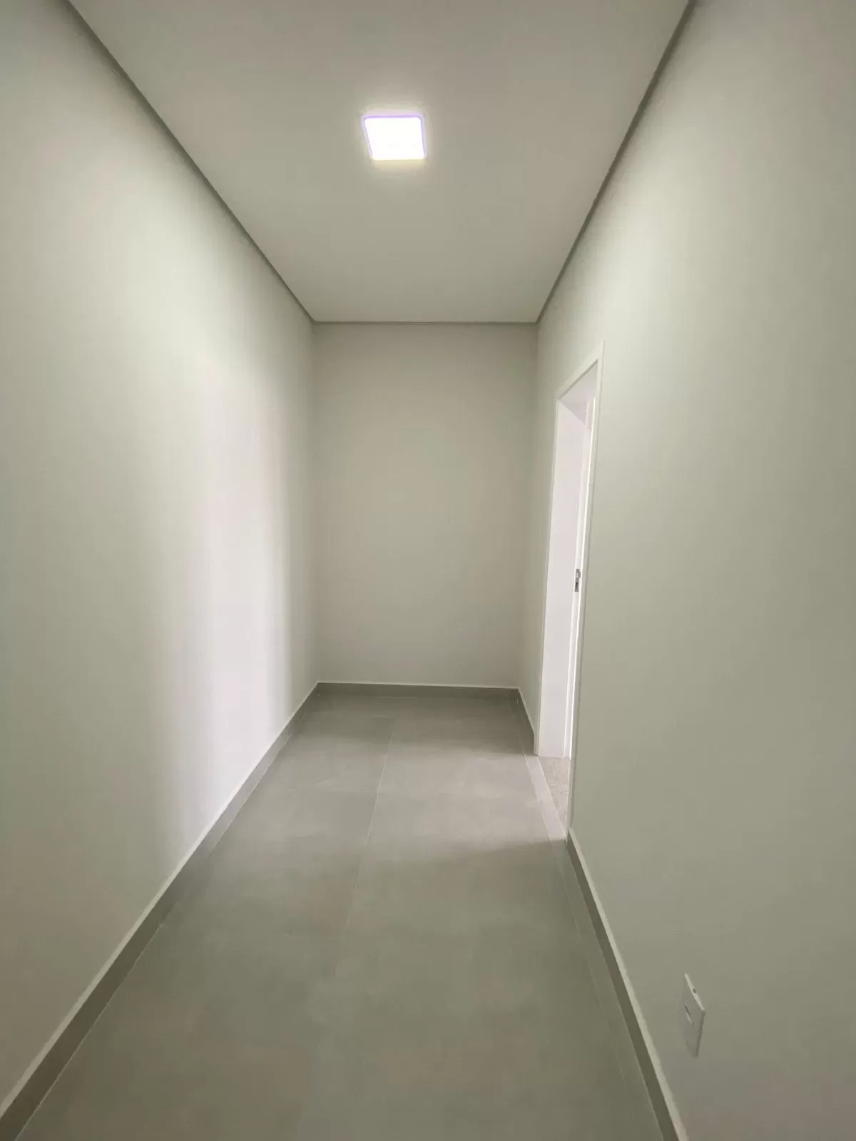 Casa à Venda com 3 suítes, escritório e piscina, 240m² em Votorantim/SP no Condomínio Alphaville Nova Esplanada