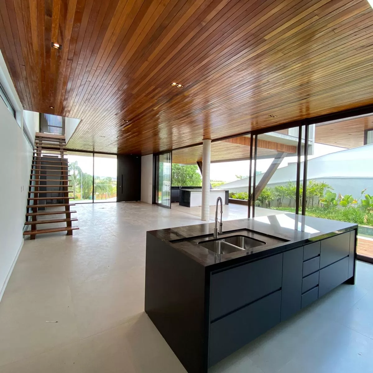 Casa à Venda com 3 suítes sendo 1 master com closet e piscina, 360m² em Votorantim/SP no Condomínio Alphaville Nova Esplanada