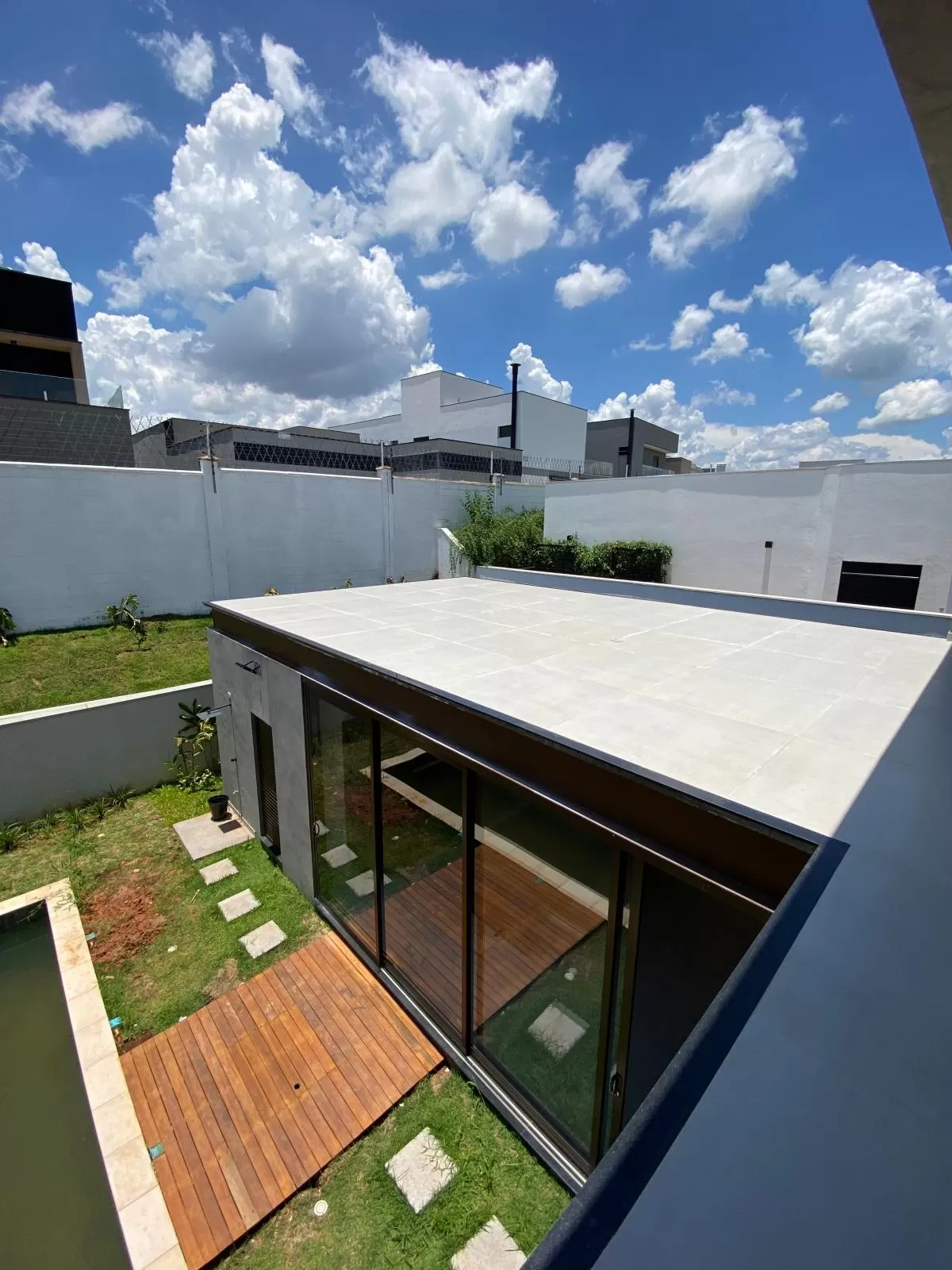 Casa à Venda com 3 suítes sendo 1 master com closet e piscina, 360m² em Votorantim/SP no Condomínio Alphaville Nova Esplanada