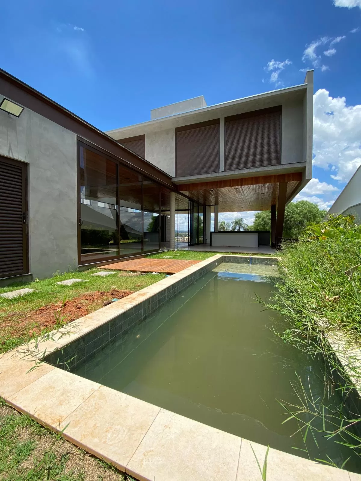 Casa à Venda com 3 suítes sendo 1 master com closet e piscina, 360m² em Votorantim/SP no Condomínio Alphaville Nova Esplanada