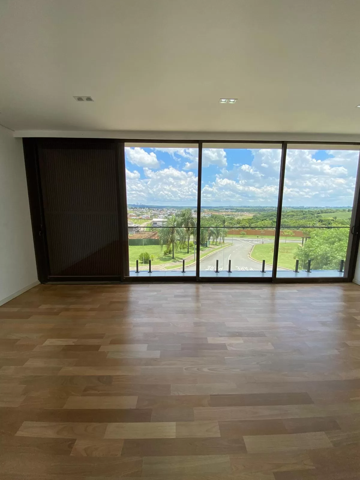 Casa à Venda com 3 suítes sendo 1 master com closet e piscina, 360m² em Votorantim/SP no Condomínio Alphaville Nova Esplanada