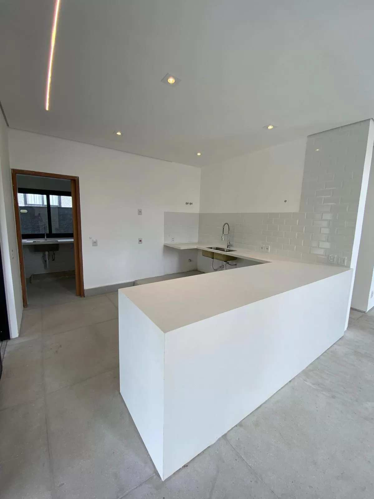 Casa à Venda com 3 suítes e piscina aquecida, 333m² em Votorantim/SP no Condomínio Alphaville Nova Esplanada