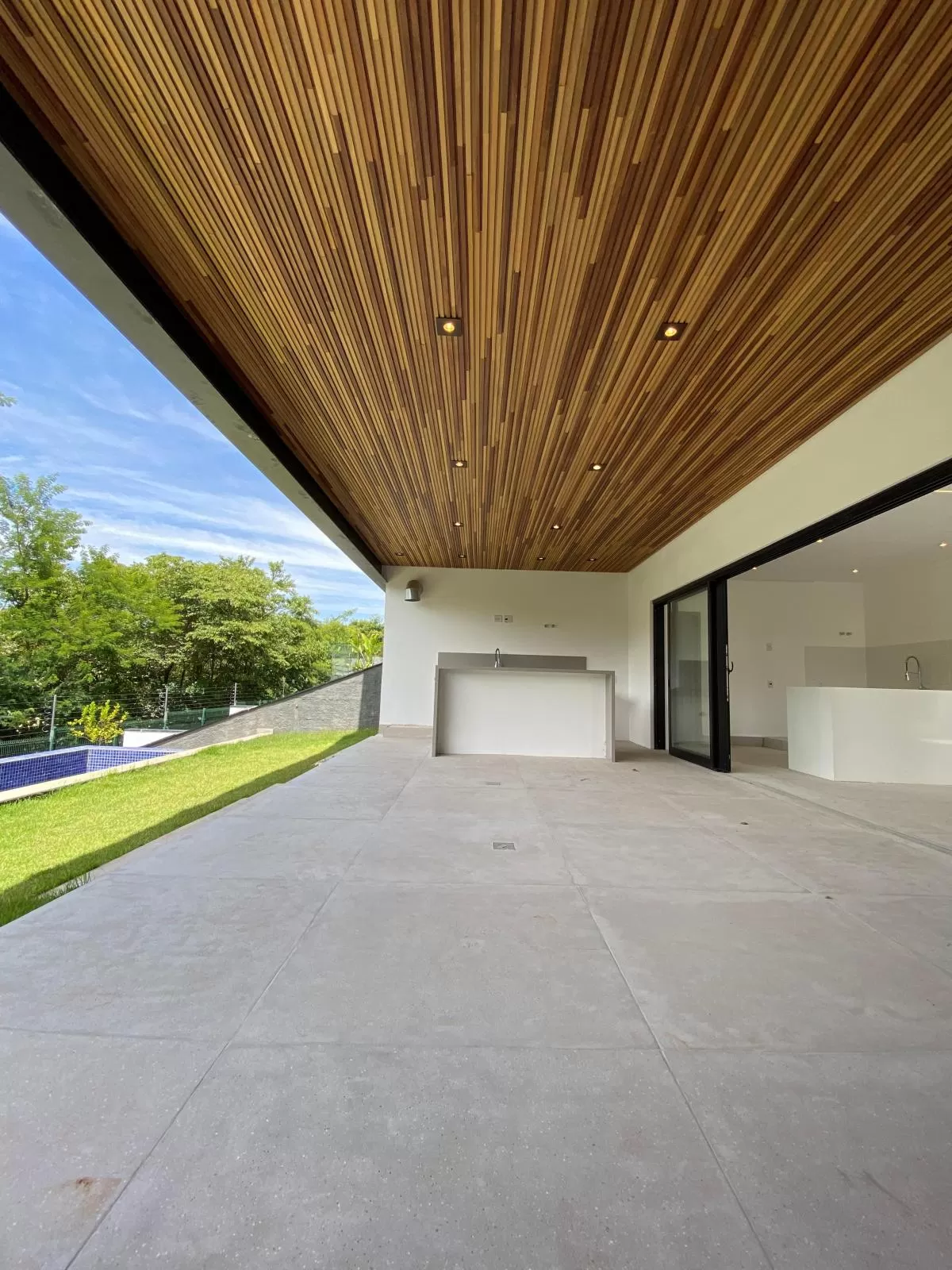 Casa à Venda com 3 suítes e piscina aquecida, 333m² em Votorantim/SP no Condomínio Alphaville Nova Esplanada