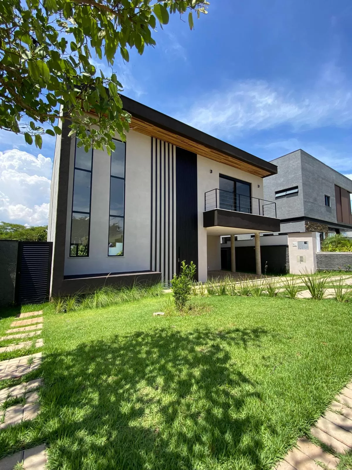 Casa à Venda com 3 suítes e piscina aquecida, 333m² em Votorantim/SP no Condomínio Alphaville Nova Esplanada