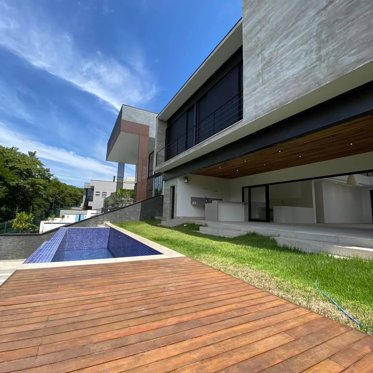 Casa à Venda com 3 suítes e piscina aquecida, 333m² em Votorantim/SP no Condomínio Alphaville Nova Esplanada