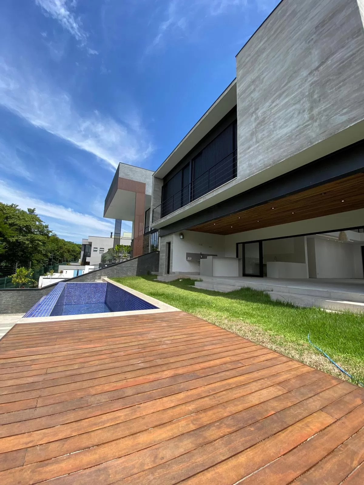 Casa à Venda com 3 suítes e piscina aquecida, 333m² em Votorantim/SP no Condomínio Alphaville Nova Esplanada
