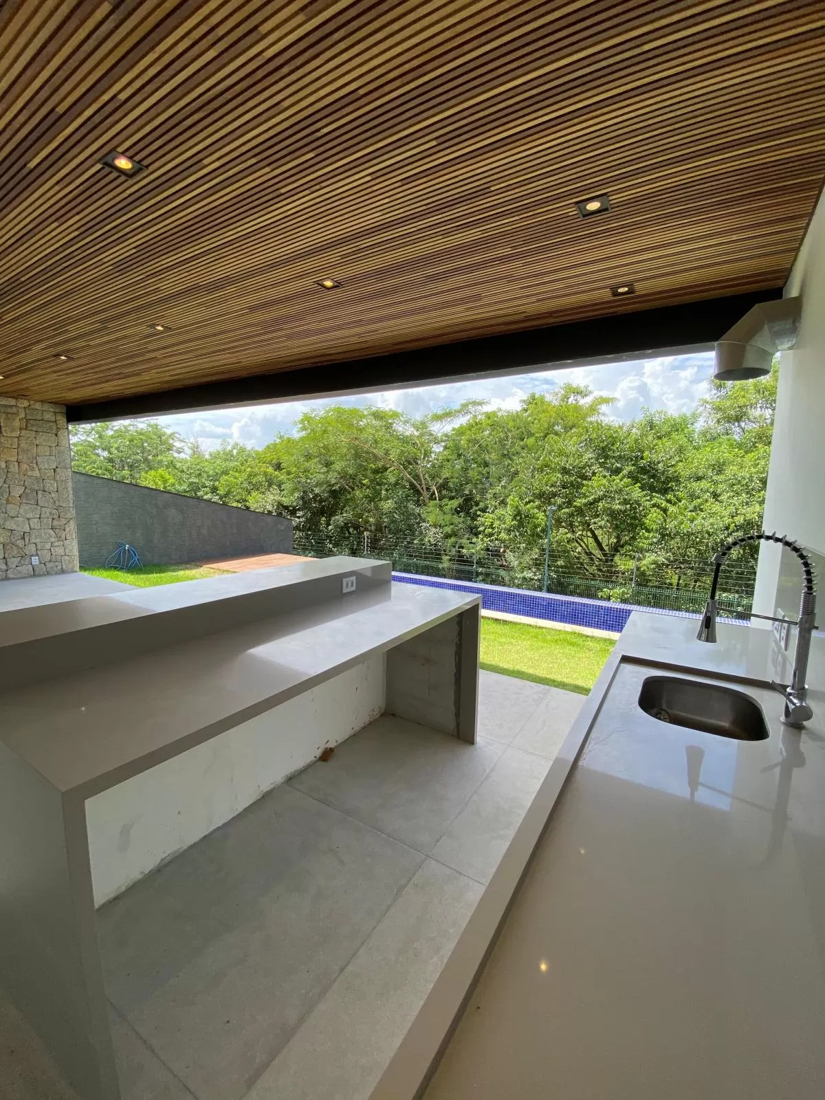 Casa à Venda com 3 suítes e piscina aquecida, 333m² em Votorantim/SP no Condomínio Alphaville Nova Esplanada