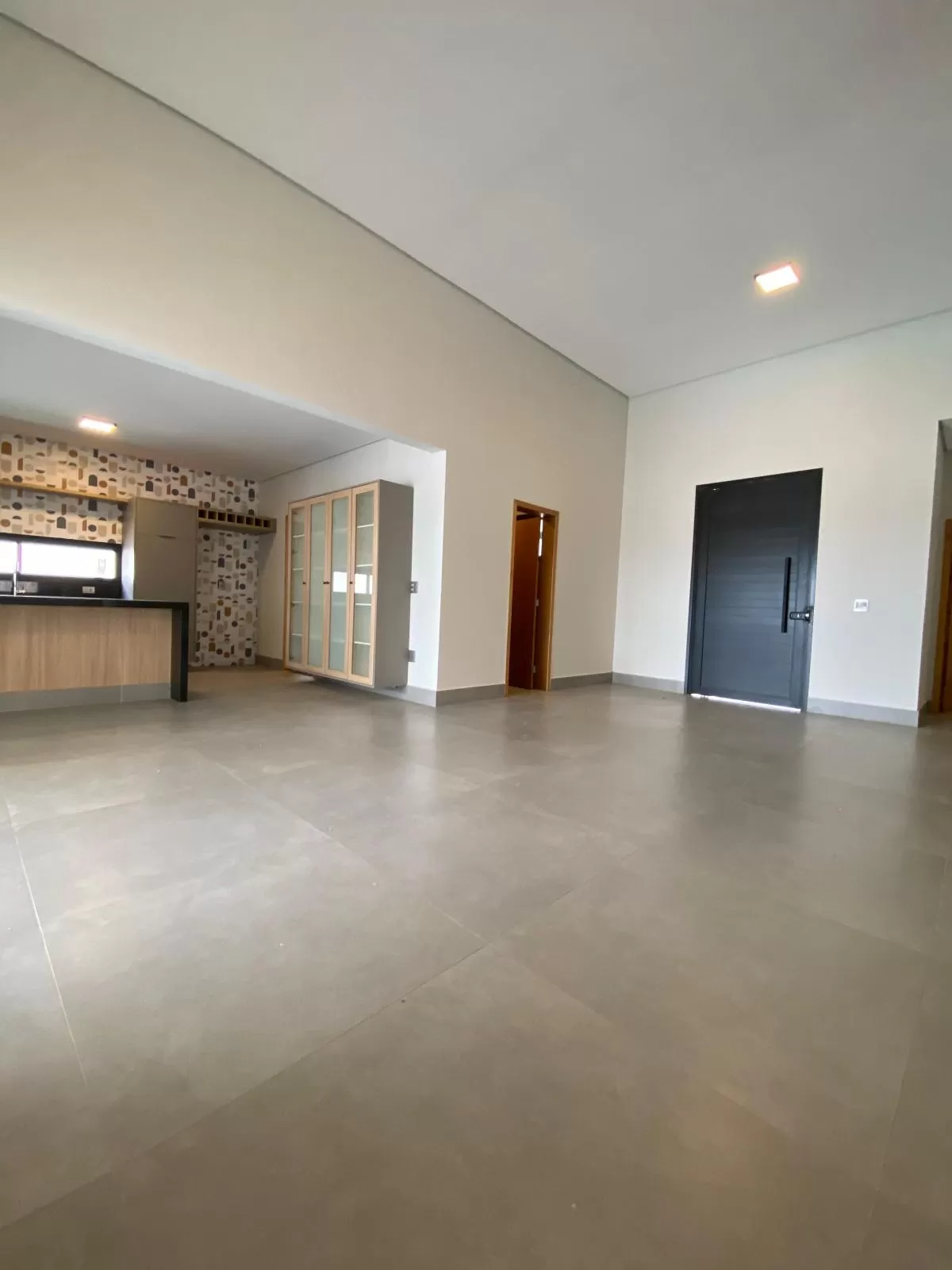 Casa à Venda com 3 suítes sendo 1 master com banheira de hidromassagem e piscina aquecida com hidromassagem, 251m² em Votorantim/SP no Condominio Alphaville Nova Esplanada