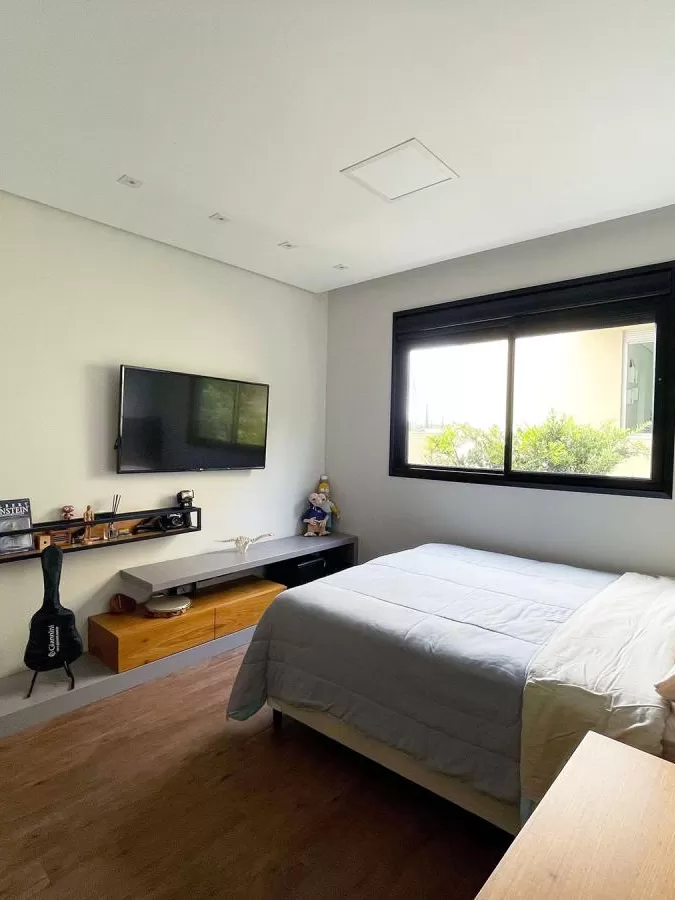 Casa à Venda com 3 suítes sendo 1 master com closet e piscina climatizada, 295m² em Votorantim/SP no Condomínio Alphaville Nova Esplanada