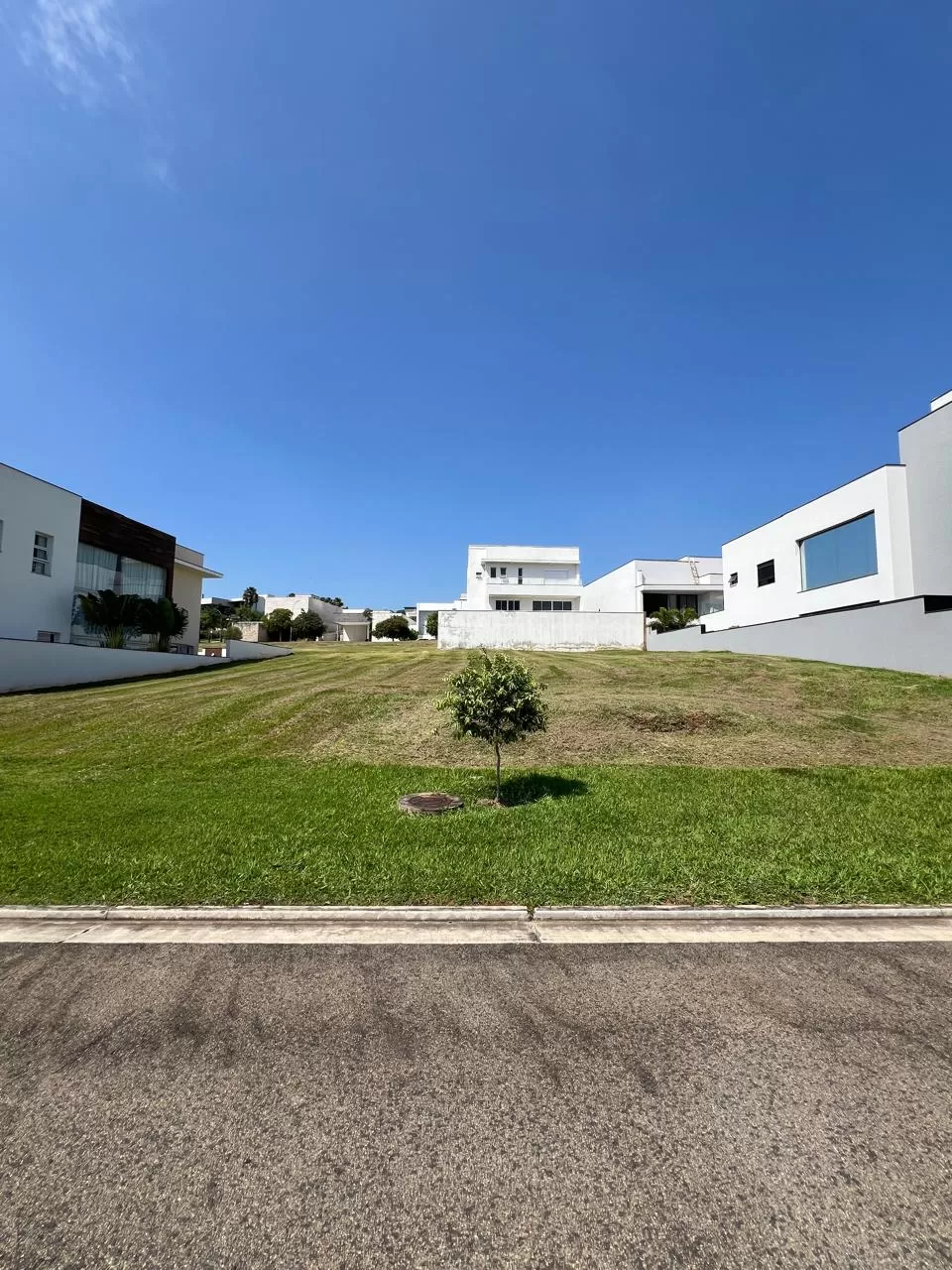 Terrenos à Venda com posição lado a lado, 844m² no Condomínio Alphaville Nova Esplanada 1 em Votorantim/SP