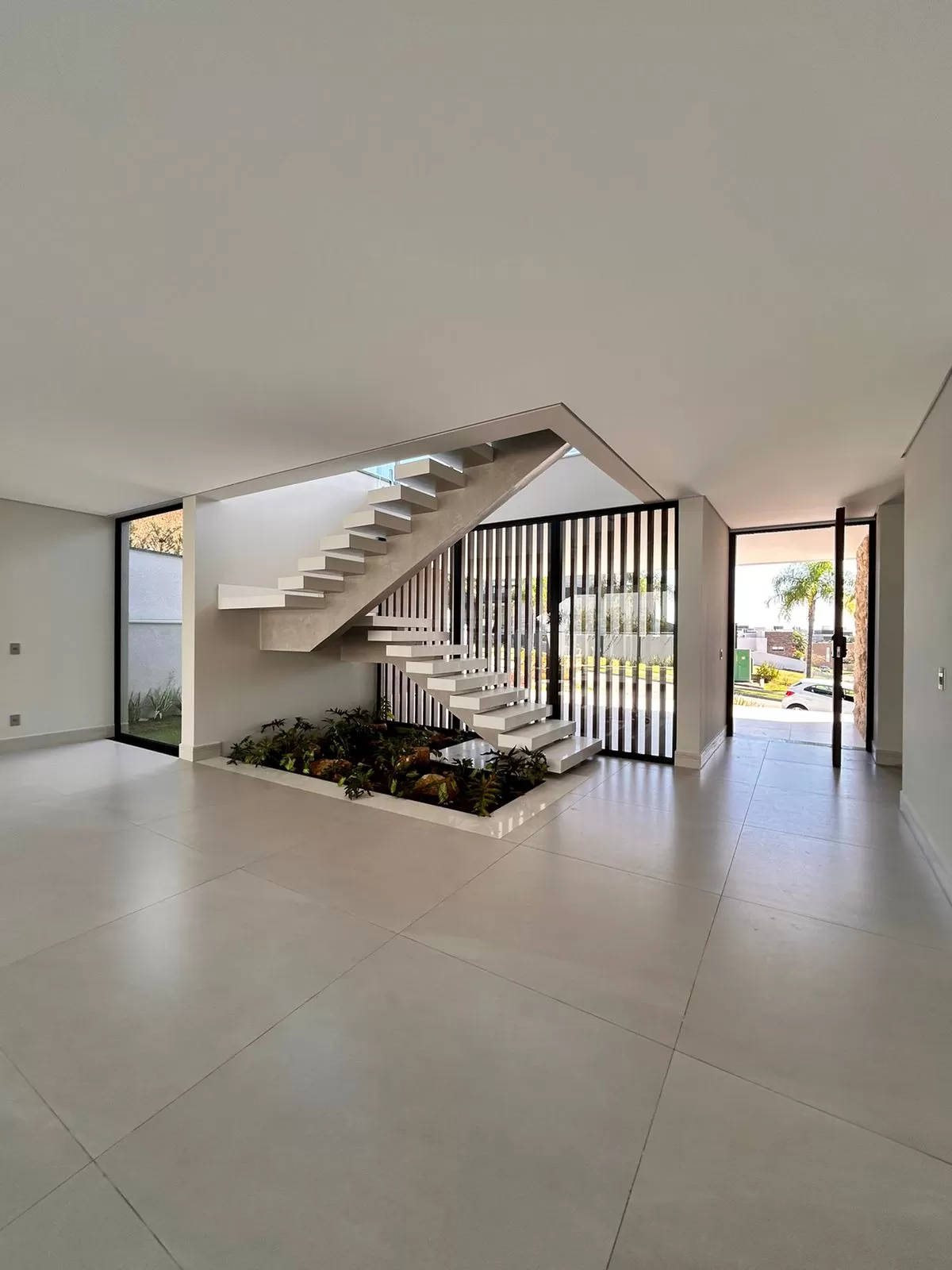 Casa à Venda com 4 suítes, escritório, piscina e aquecimento solar, 359m² em Votorantim/SP no Condomínio Alphaville Nova Esplanada