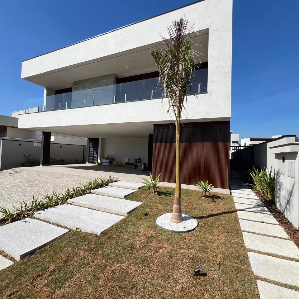 Sobrado à Venda com 4 suítes, escritório, adega e piscina, 367m² em Votorantim/SP no Condomínio Alphaville Nova Esplanada 