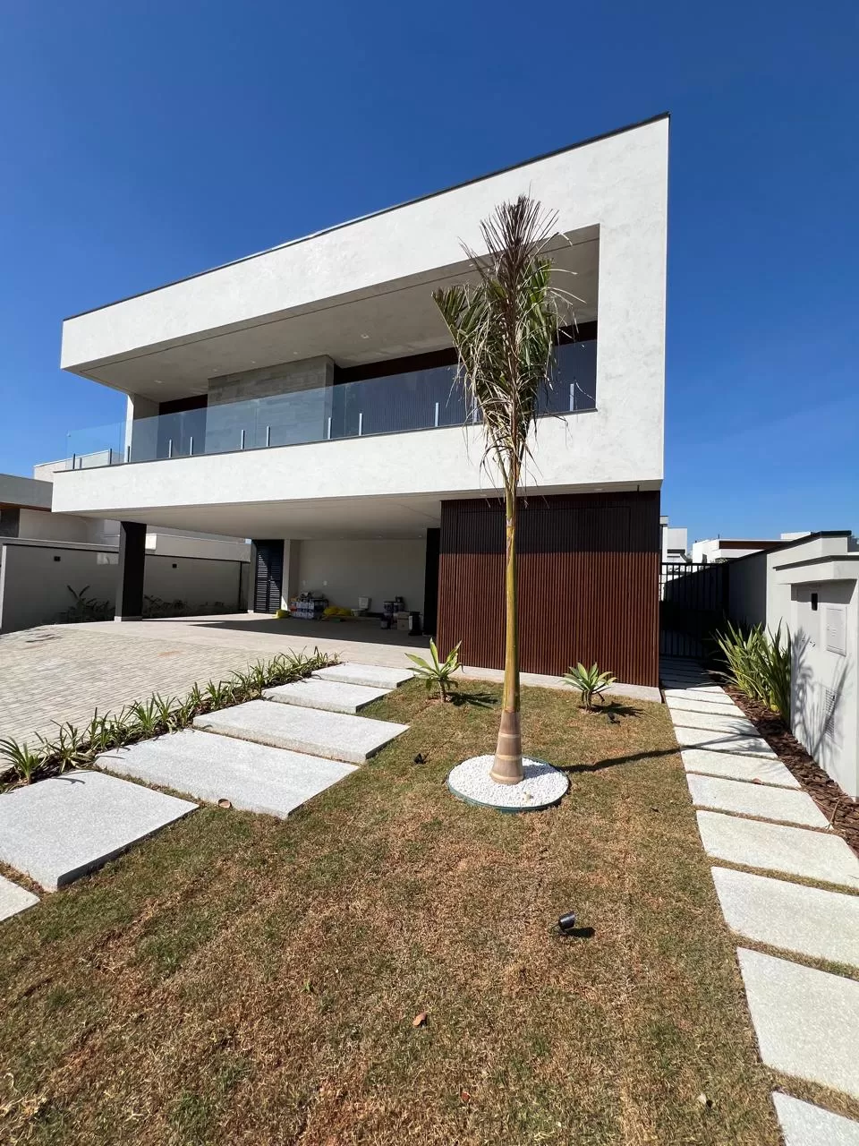 Sobrado à Venda com 4 suítes, escritório, adega e piscina, 367m² em Votorantim/SP no Condomínio Alphaville Nova Esplanada 