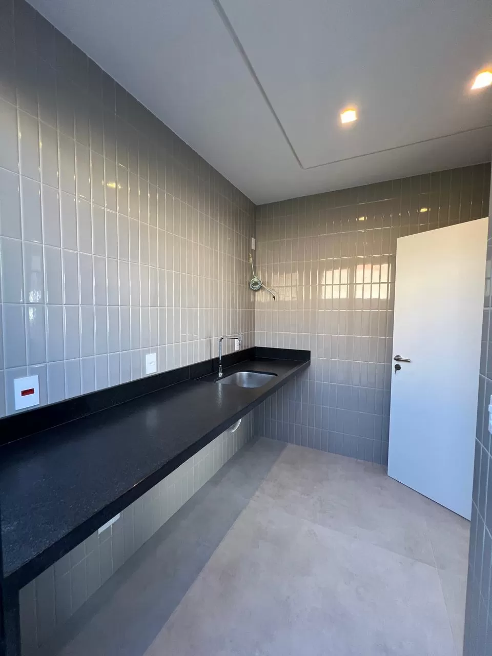Sobrado à Venda com 4 suítes, escritório, adega e piscina, 367m² em Votorantim/SP no Condomínio Alphaville Nova Esplanada 