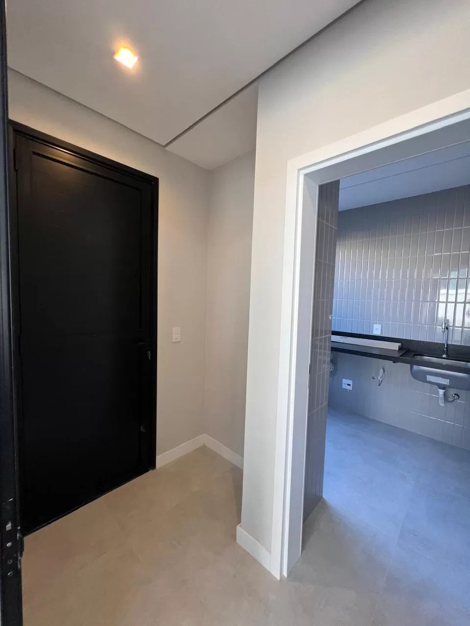 Sobrado à Venda com 4 suítes, escritório, adega e piscina, 367m² em Votorantim/SP no Condomínio Alphaville Nova Esplanada 
