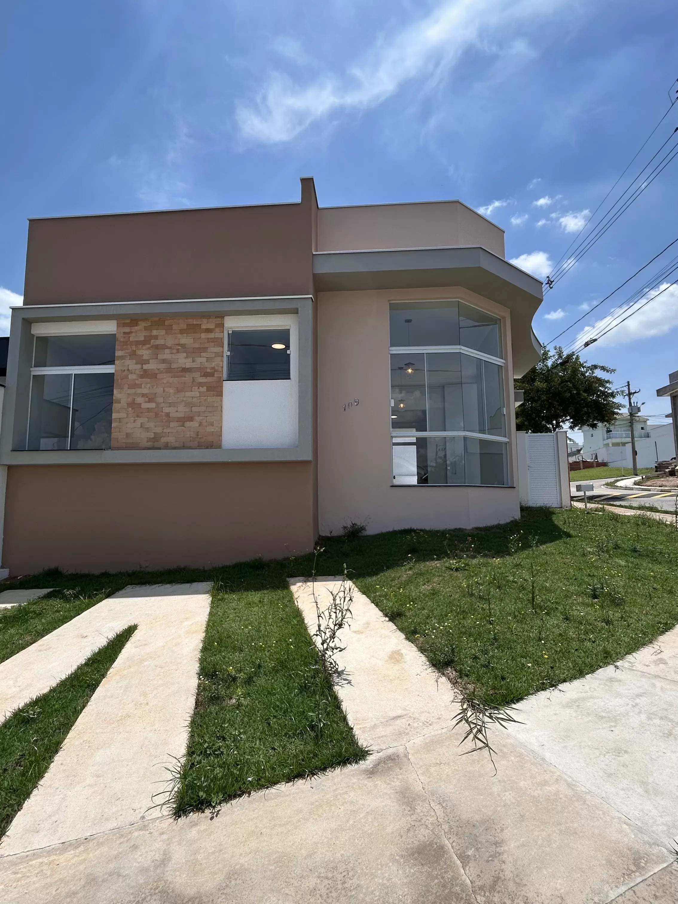Casa de Esquina à Venda no Condomínio Terras de São Francisco - Sorocaba/SP