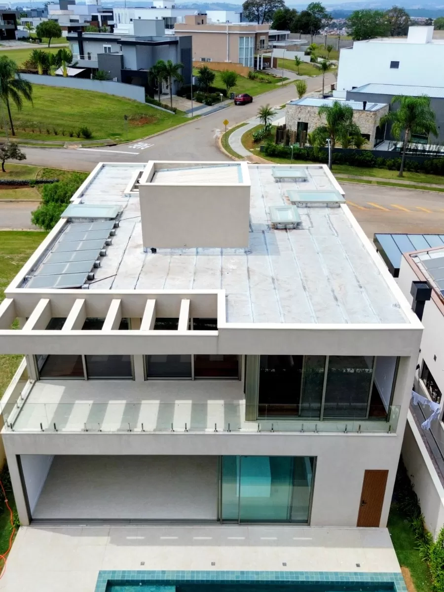 Sobrado à Venda com 5 suítes com closet e piscina, 415m² em Votorantim/SP no Condomínio Alphaville Nova Esplanada