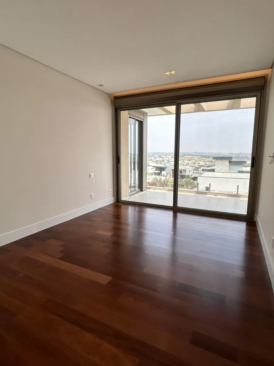 Sobrado à Venda com 5 suítes com closet e piscina, 415m² em Votorantim/SP no Condomínio Alphaville Nova Esplanada
