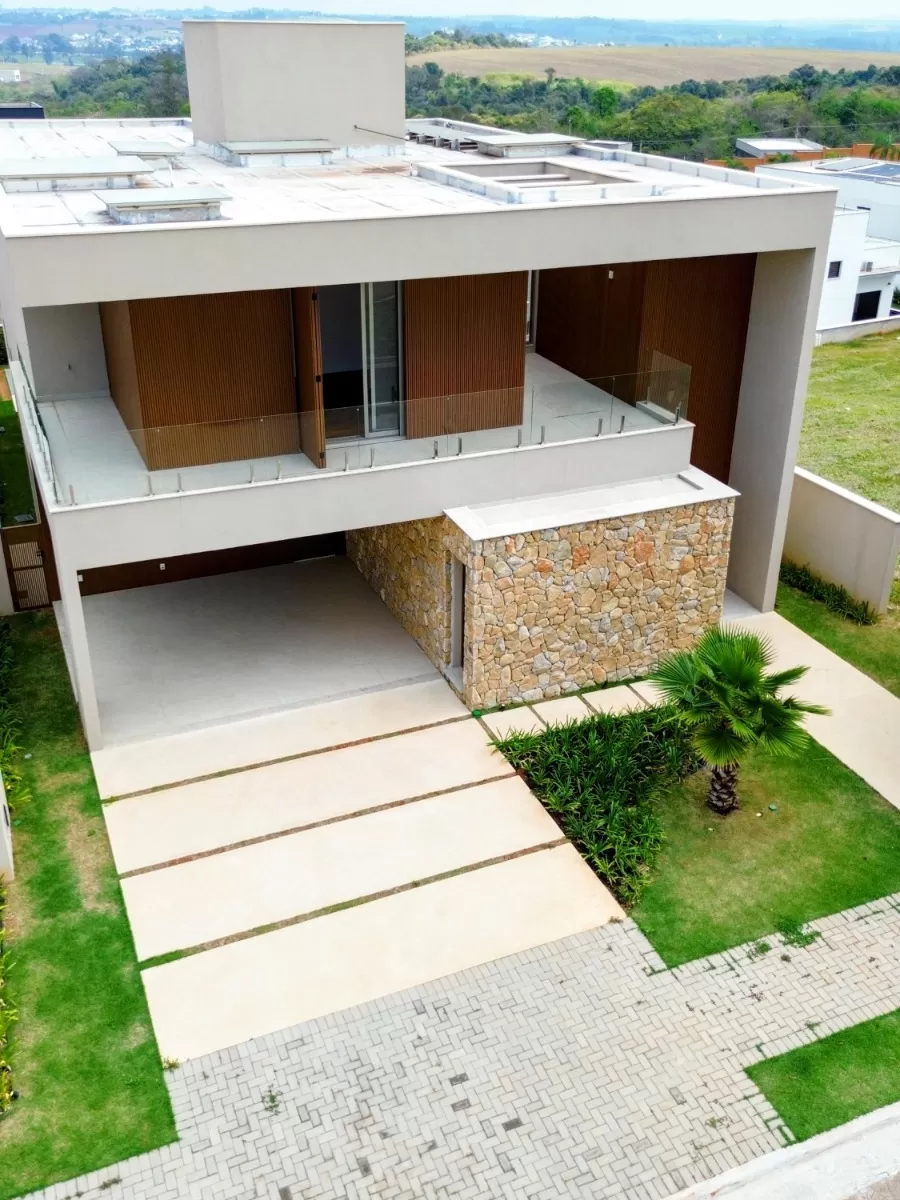 Sobrado à Venda com 5 suítes com closet e piscina, 415m² em Votorantim/SP no Condomínio Alphaville Nova Esplanada