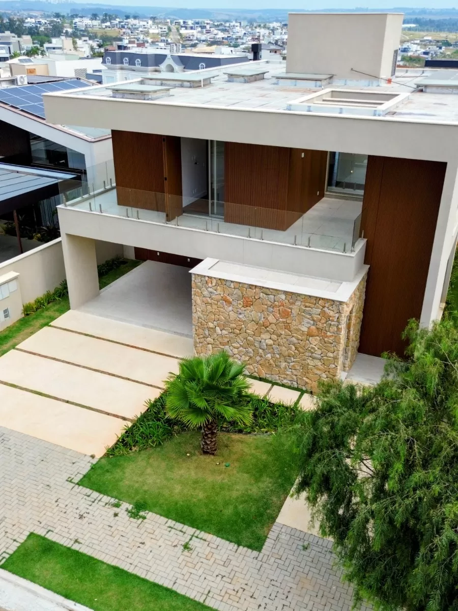 Sobrado à Venda com 5 suítes com closet e piscina, 415m² em Votorantim/SP no Condomínio Alphaville Nova Esplanada