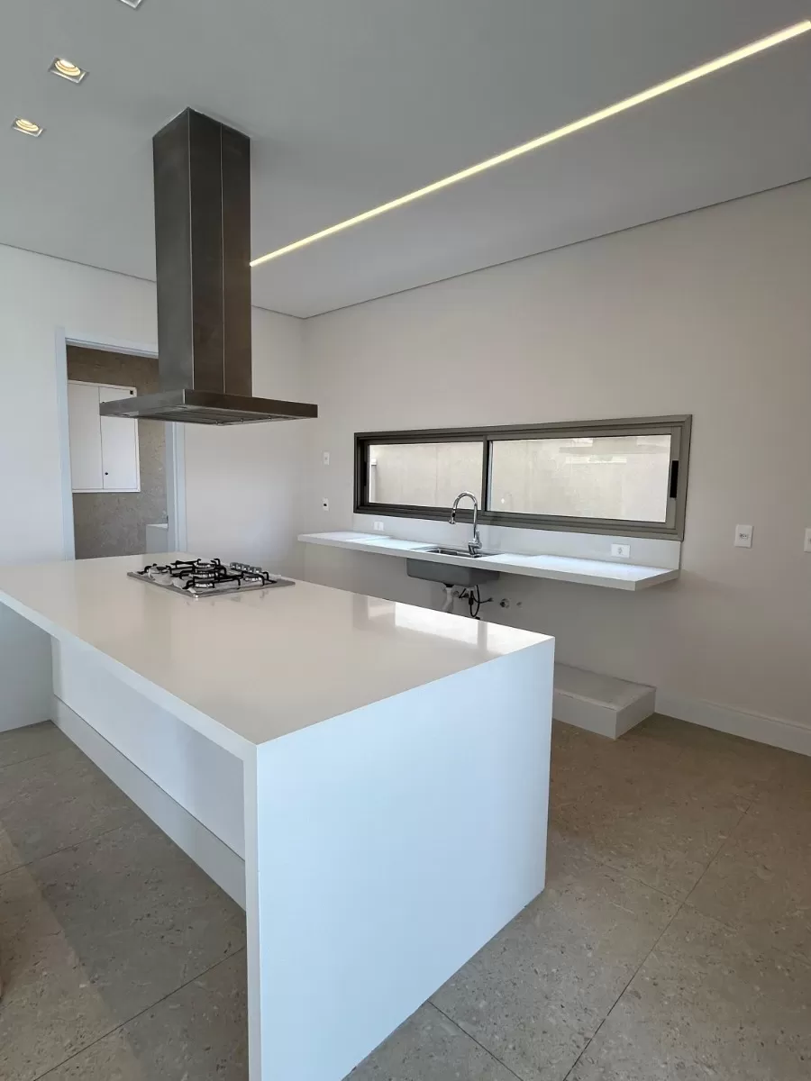 Sobrado à Venda com 5 suítes com closet e piscina, 415m² em Votorantim/SP no Condomínio Alphaville Nova Esplanada